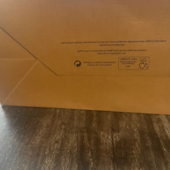 Authentic Louis Vuitton paper gift bag - Picture 4 of 6